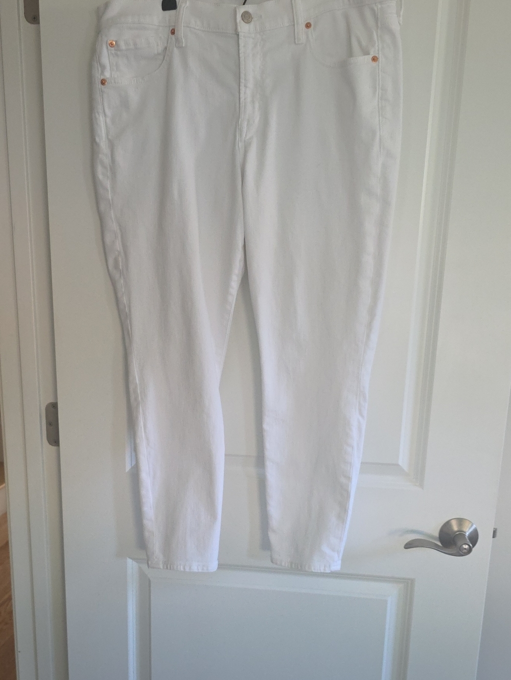 GAP White Skinny Jeans